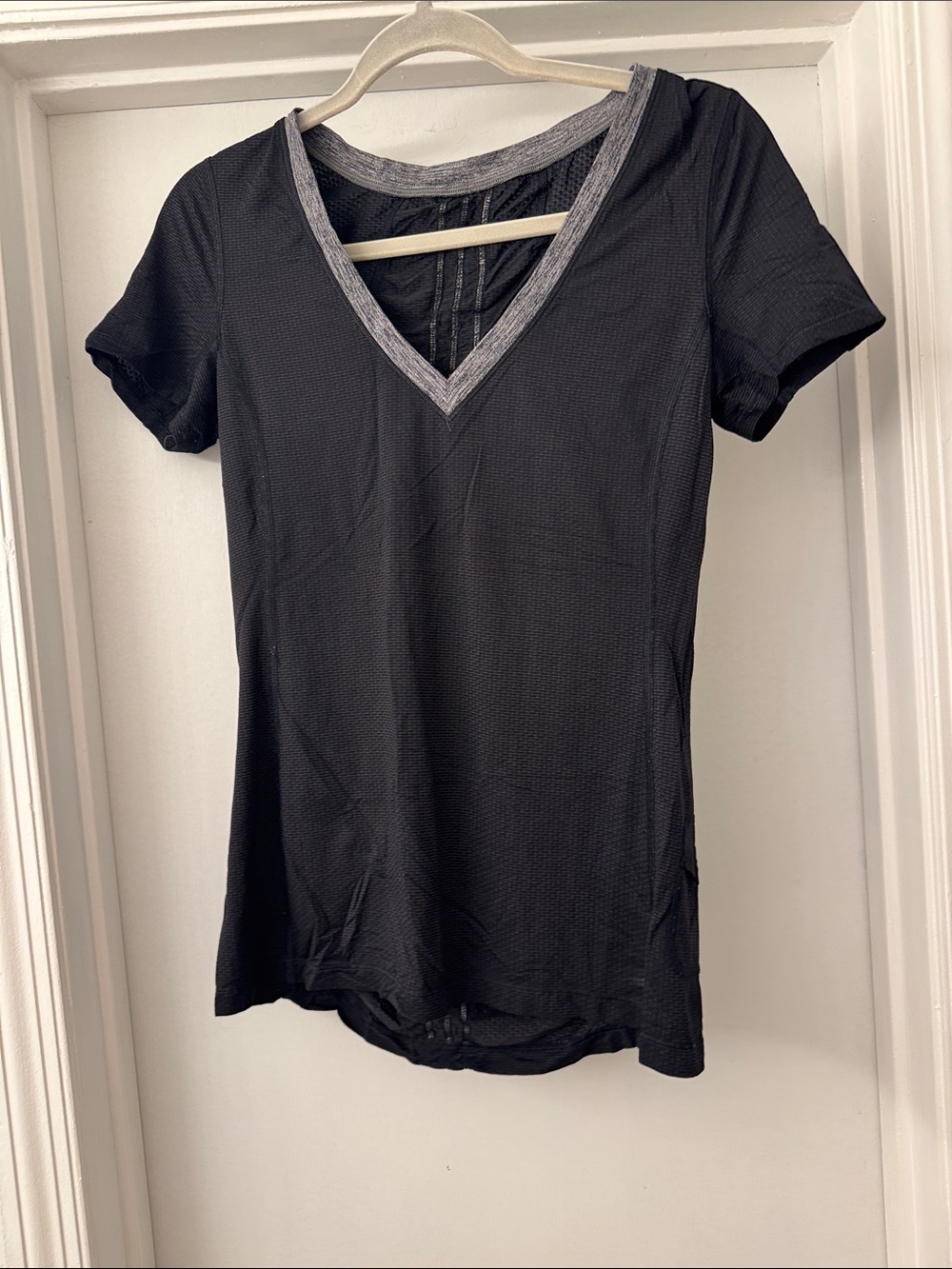 lululemon athletica Black Short-Sleeve V-Neck Top with Gray Trim